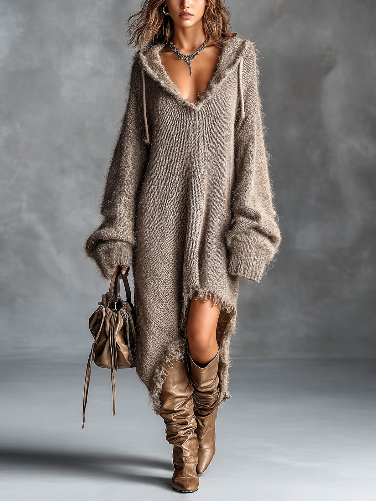 Abito Midi in Maglia Felpata con Cappuccio