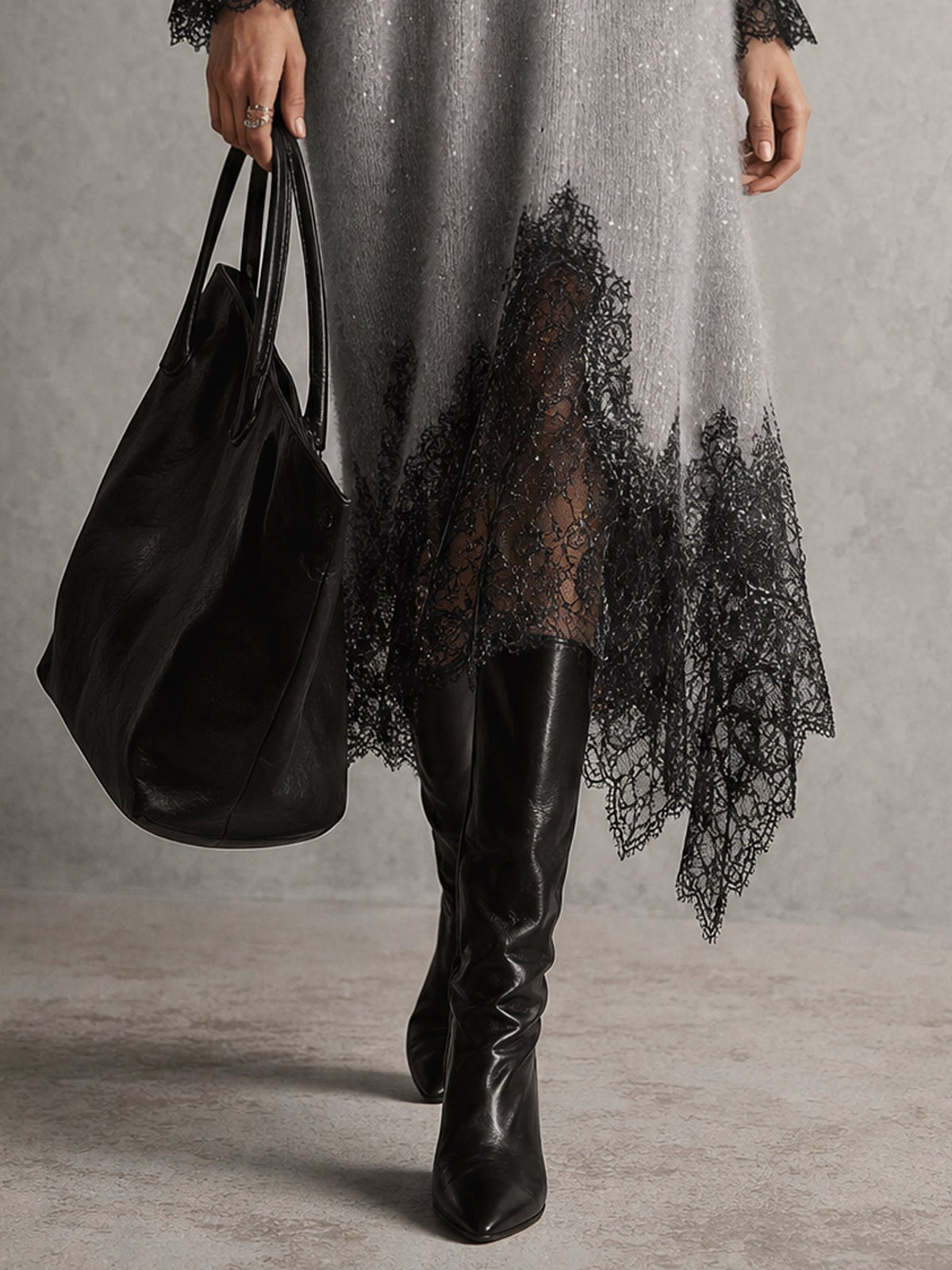 Abito Midi in Maglia Grigio con Orlo in Pizzo