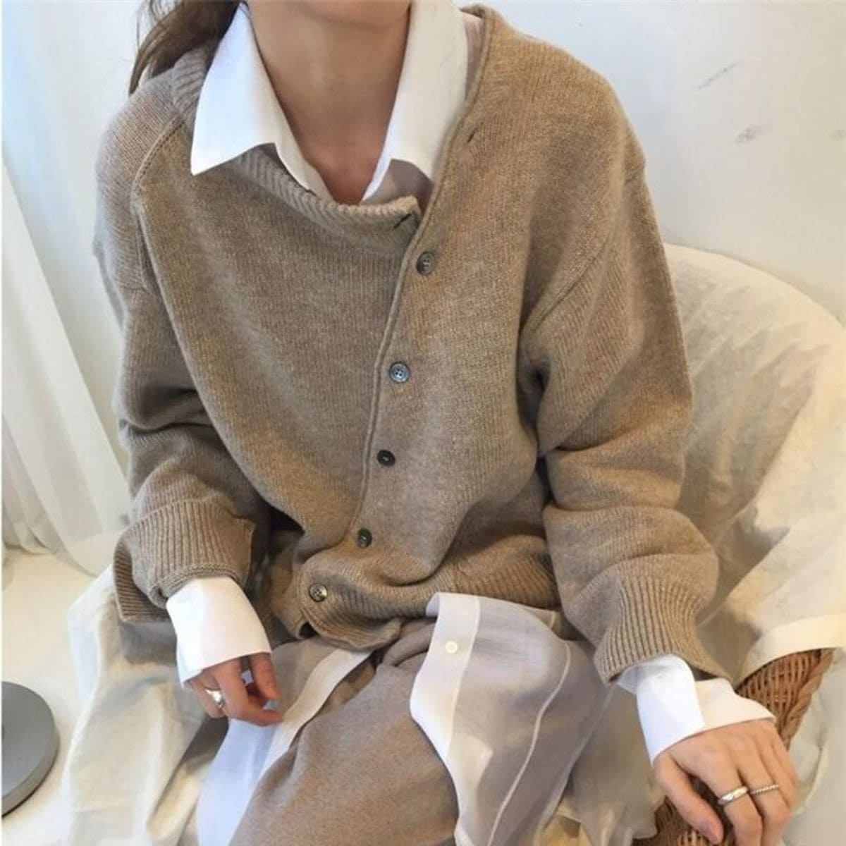 Luna | Cardigan con Bottoni Asimmetrici