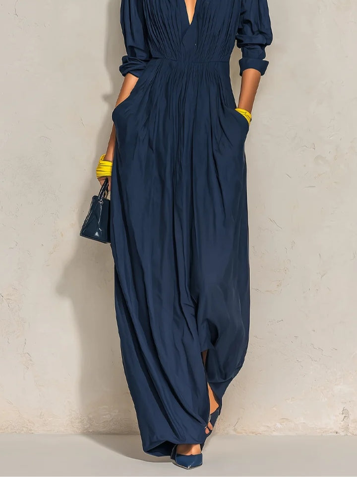 Daniela | Vestito lungo plissettato blu navy con scollo a V